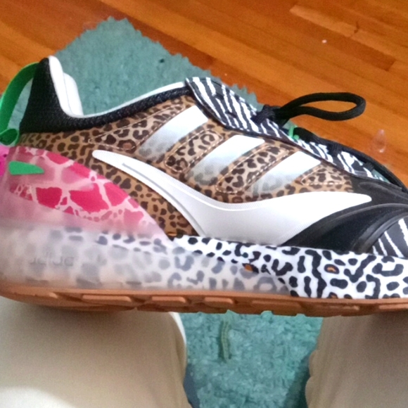 Adidas shoes - Picture 1 of 4